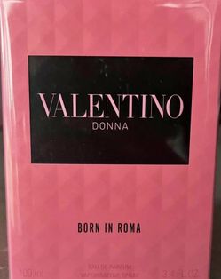 Valentino Donna Born In Roma