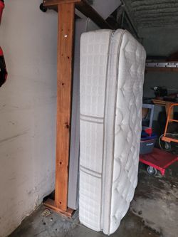 Twin Pillow Top Matress With Wood Bed Frame