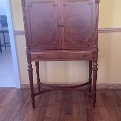 Antique Radio/phonograph Cabinet 