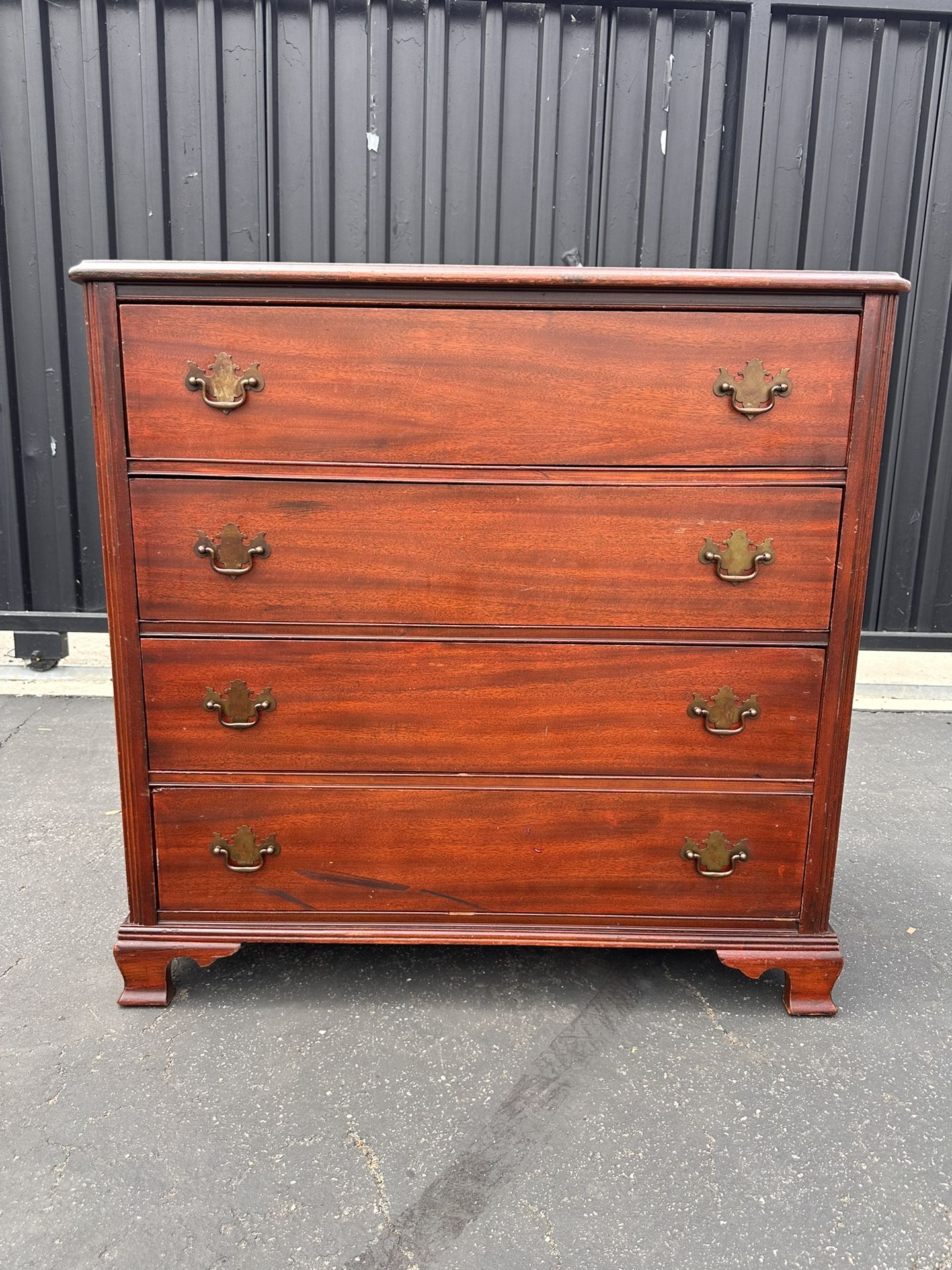 Vintage 4-Drawer Chest of Drawers