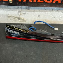 LEXUS IS500/IS300/IS350 REAR CENTER  TAILLIGHT 2022-2025 OEM 