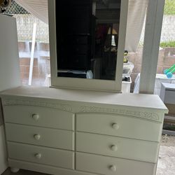 Ashley Dresser & Mirror 