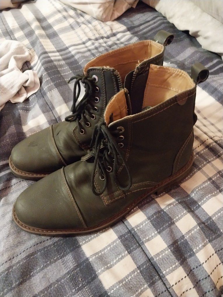 Mens Dockers Boots Size 9.5 30 Dollars 