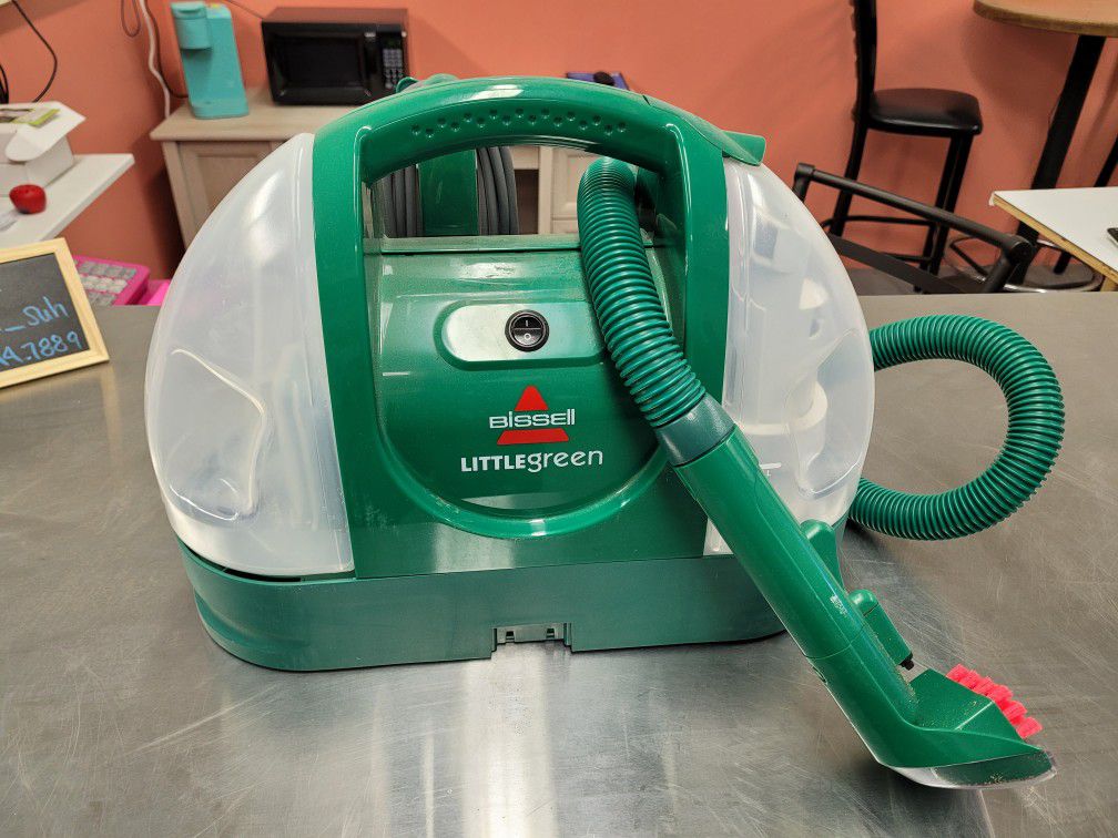 Bissell Little Green Machine Carpet Cleaner Like New. 
