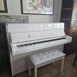 Beautiful Yamaha Upright Piano 