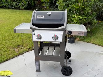 Weber Spirit II E-210 GS4 2-Burner Propane Grill – Excellent Condition