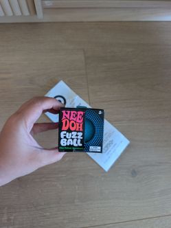 NeeDoh Fuzz Ball – Blue new in the box
