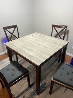Dining Room table with 4 chairs