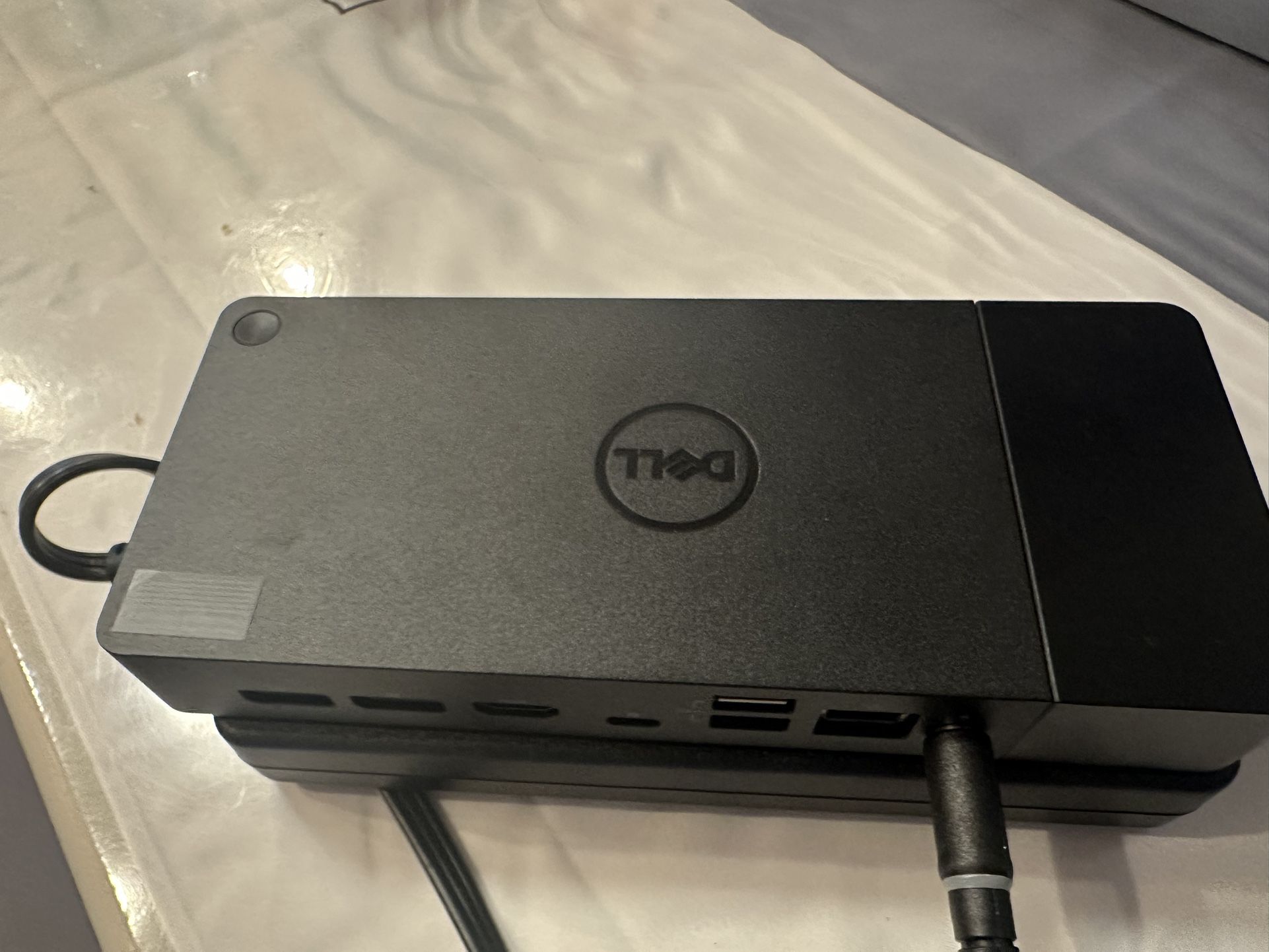 Dell K20A001 Docking Station K29A + 240W AC charger