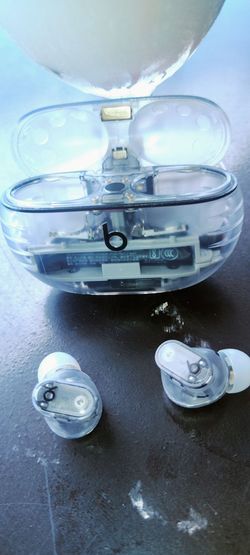 Beats Studio + ear pods