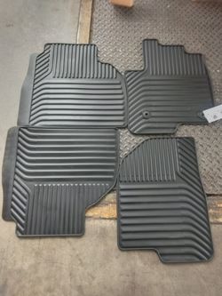 Chevy Silverado GMC 19-25 Floor Mat Set