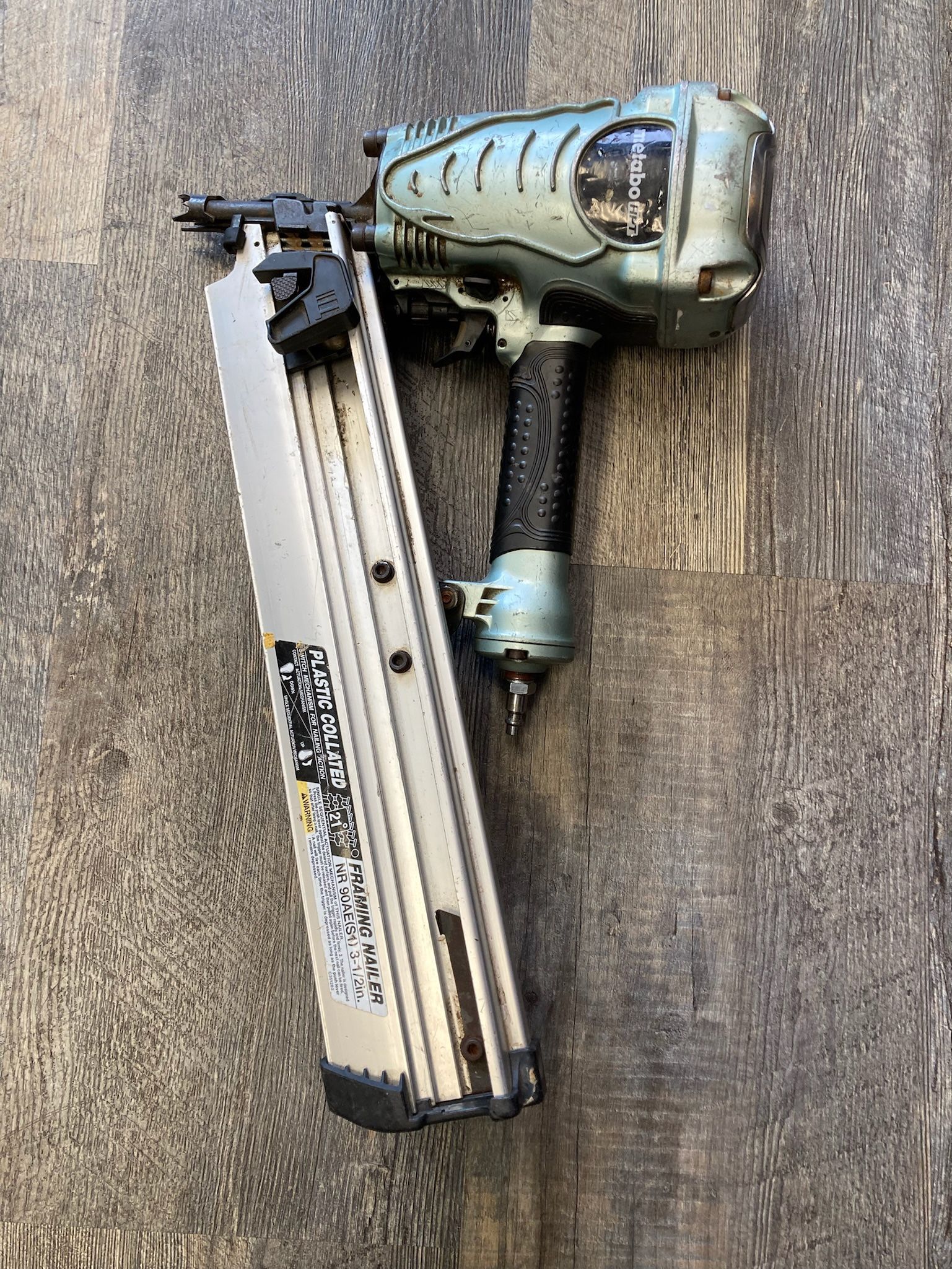 Metabo HPT NR90AES1 2" - 3-1/2" 21 Degree Framing Nailer