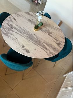 Dinner table ( 4 )