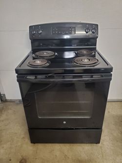 GE self-clean range oven