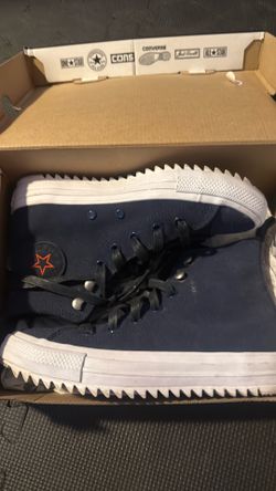 Women’s converse size 5