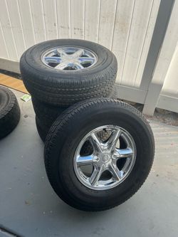 Escalade rims and tires