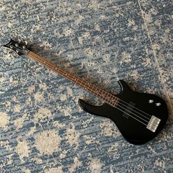 Dean 4 String Bass Guitar - black