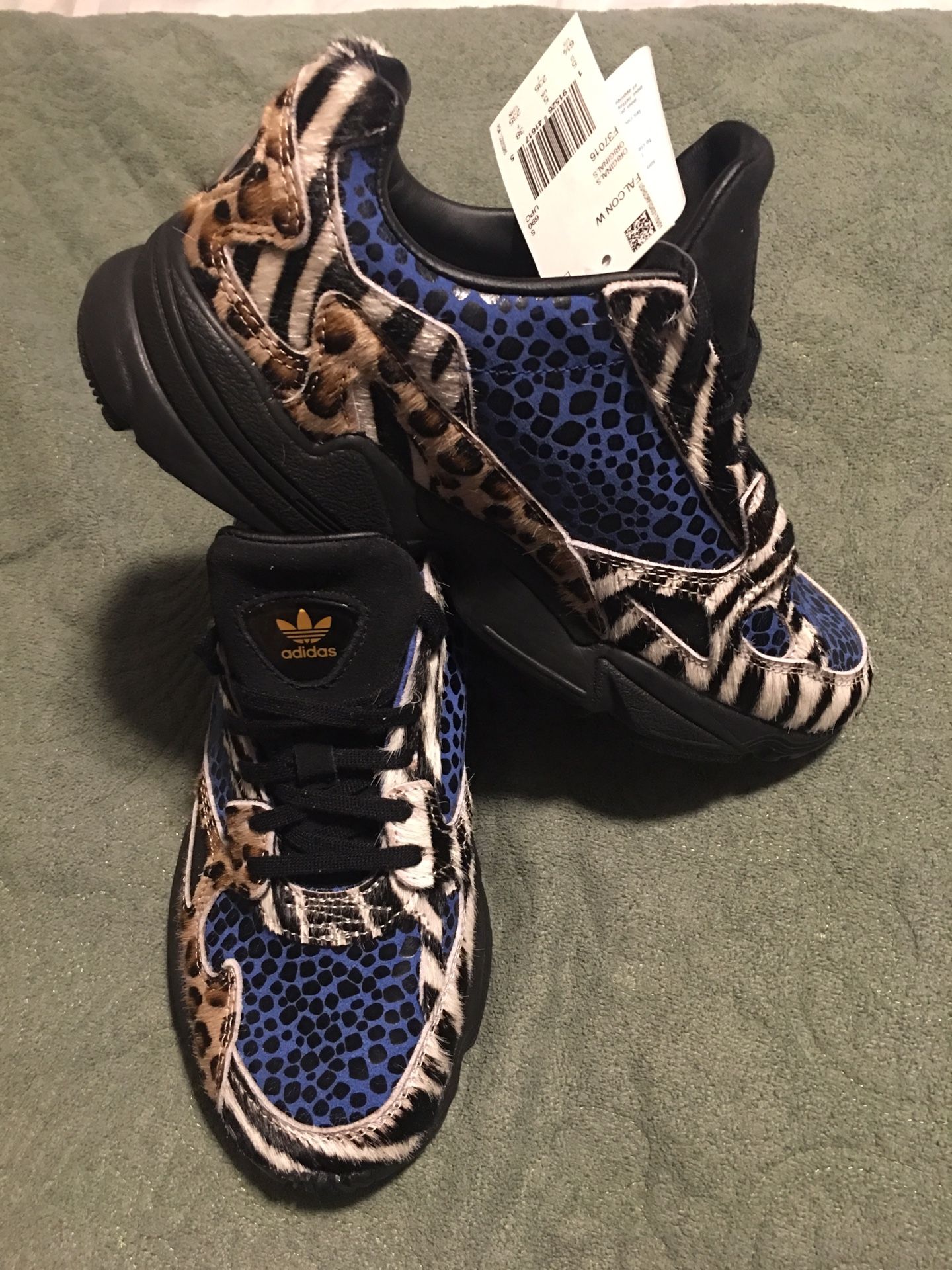 New Adidas Women's Falcon Mixed Media Lace Up Sneakers F37016