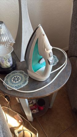 Eastside,steam Working iron , , NEW, cords inserts , water and steam works good