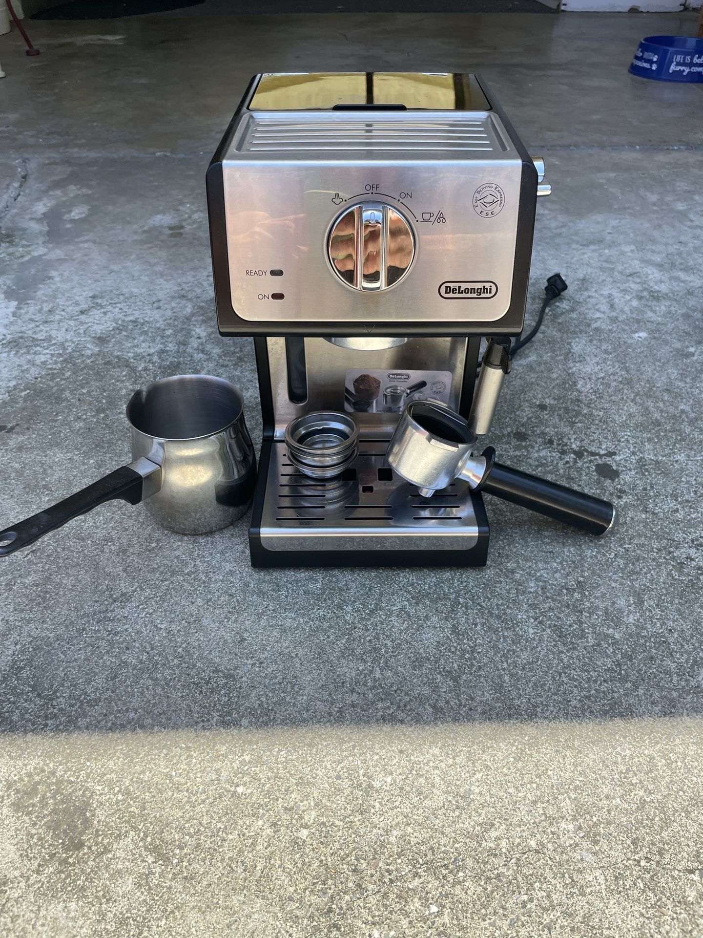 De'Longhi ECP3420 Bar Pump Espresso and Cappuccino Machine for Sale in