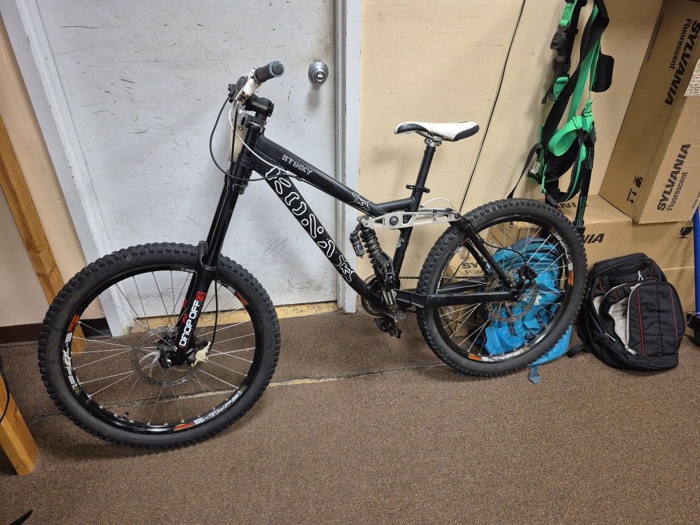 Kona Stinky Full Suspension Mountain Bike Bicycle