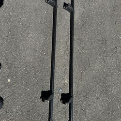 Thule Cross Bars With Locking Feet