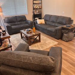 🛋️ Italian Leather Sofa Set – Top Grain – Excellent! – $2,500