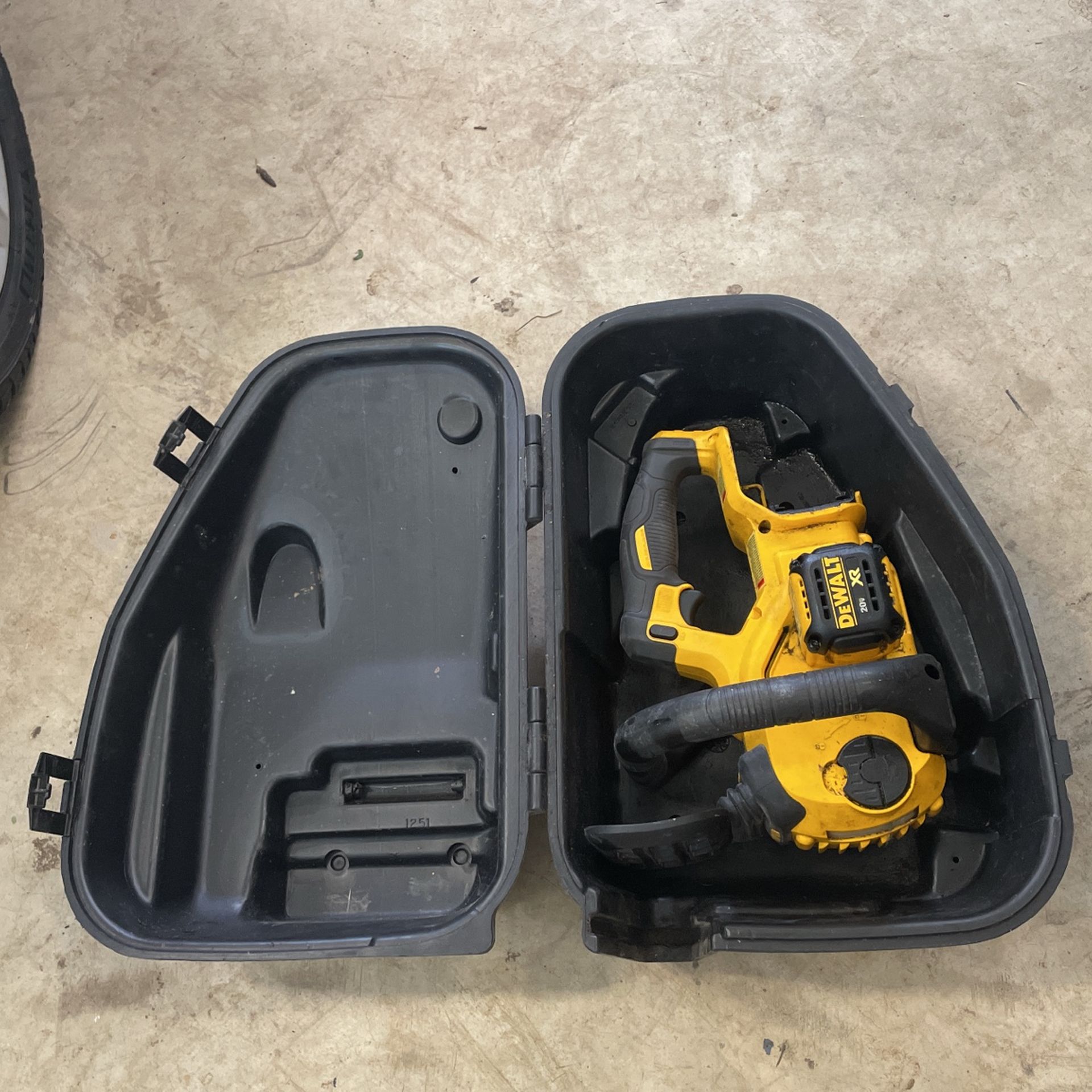Dewalt Chainsaw
