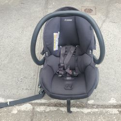 Maxi Cosi Brand Car Seat And Base