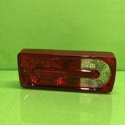 2007 2008 2009 2010 2011 2012 2013 2014 2015 2016 MERCEDES BENZ G WAGON 550 AMG TAIL LIGHT RIGHT AND LEFT SIDE SET OEM (contact info removed)