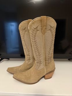 Idyllwind women’s suede vamp, denim upper tan snip toe boot
