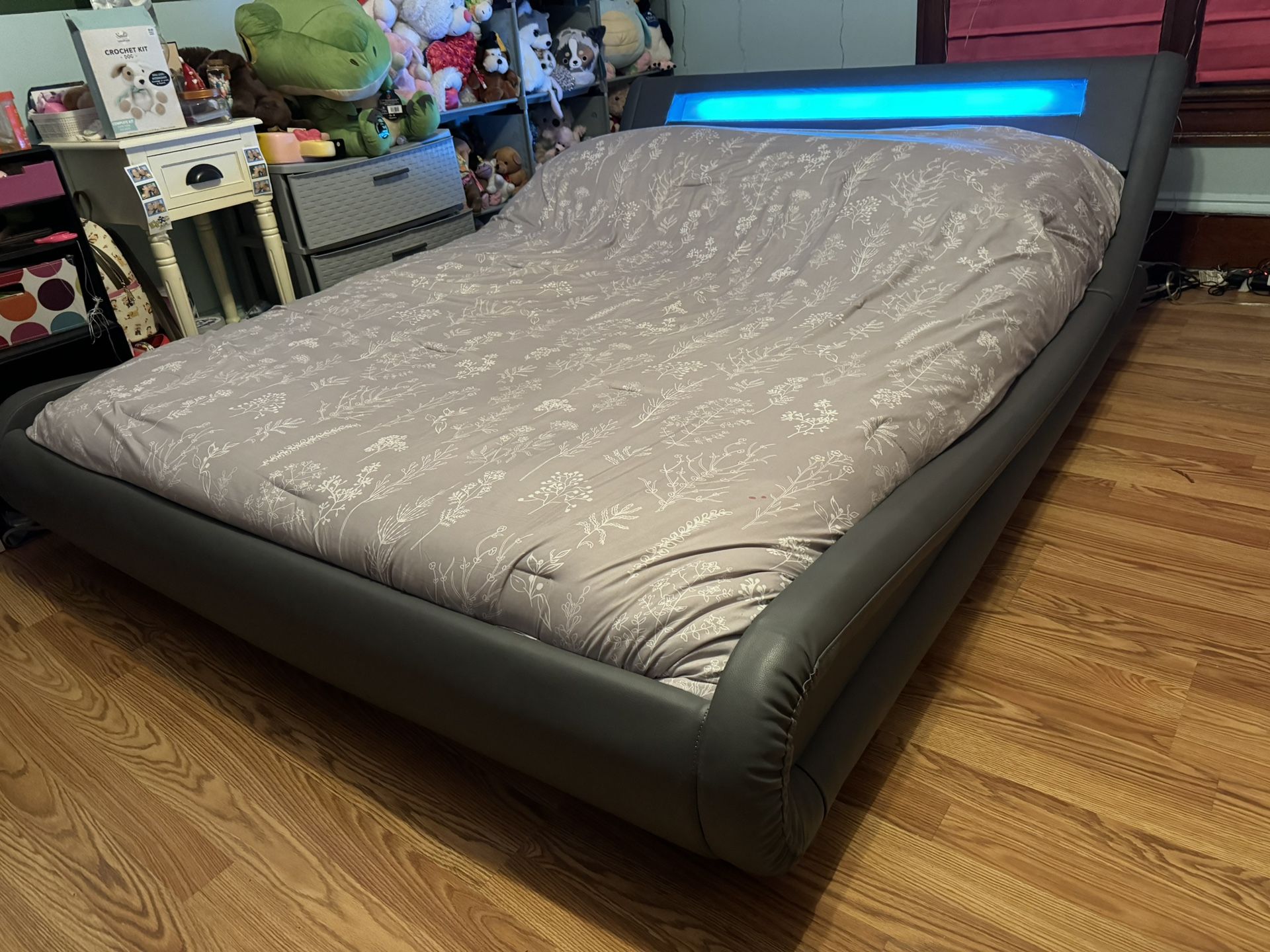 Abner Vegan Leather Sleigh Bed Queen Size W/led