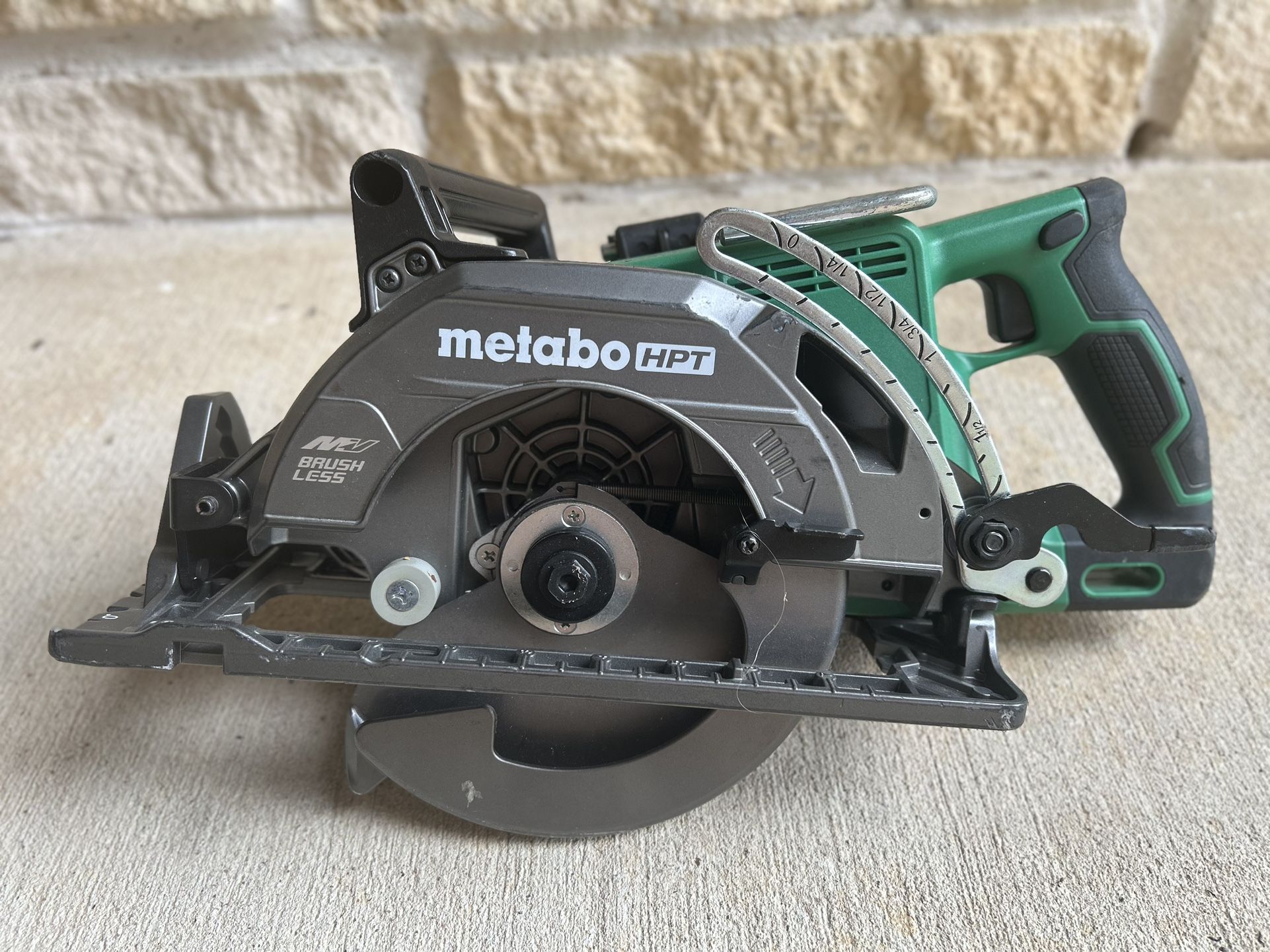 Metabo HPT C3607DWAQ4M 36V 7-1/4'' Cordless Rear Handle Saw (Tool Only) No Blade