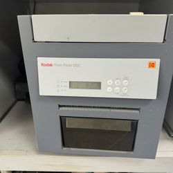 KODAK PHOTO PRINTER 6850 + 2 LUCIDIOM APM 3700 PHOTO KIOSK