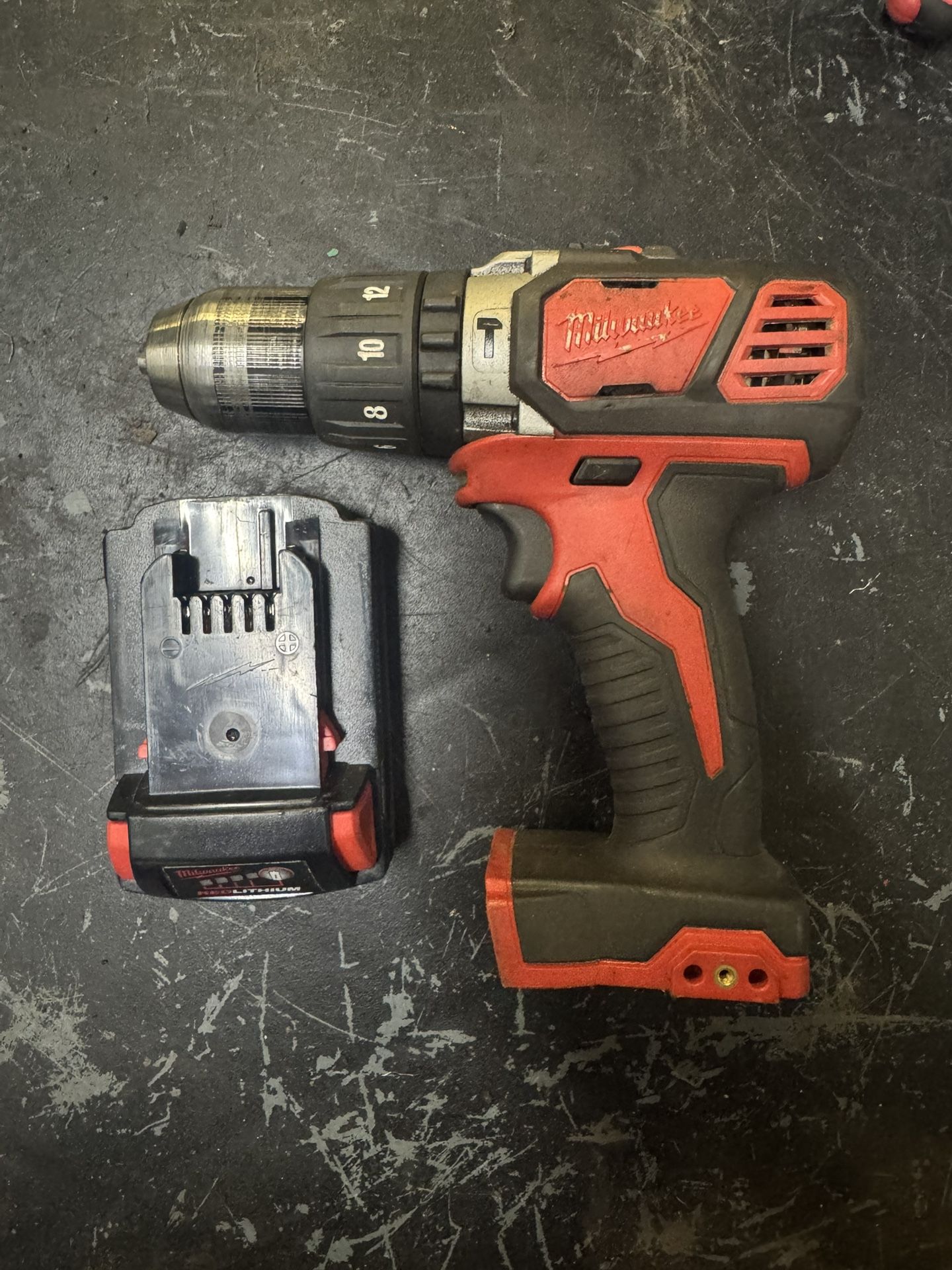 Milwaukee Hammer Drill With Battery 