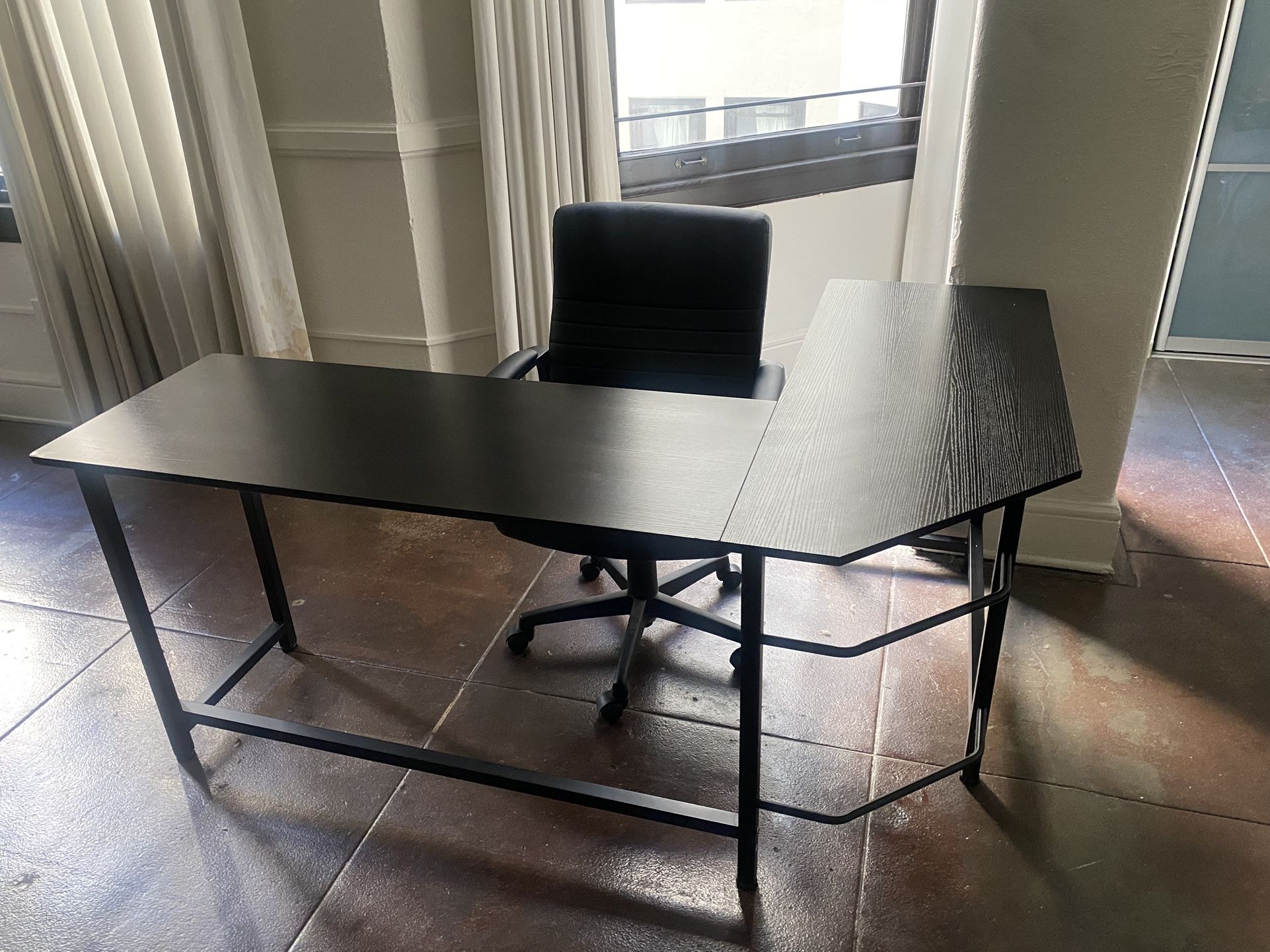 Cearra Black L-Shaped Desk by Ebern Designs
