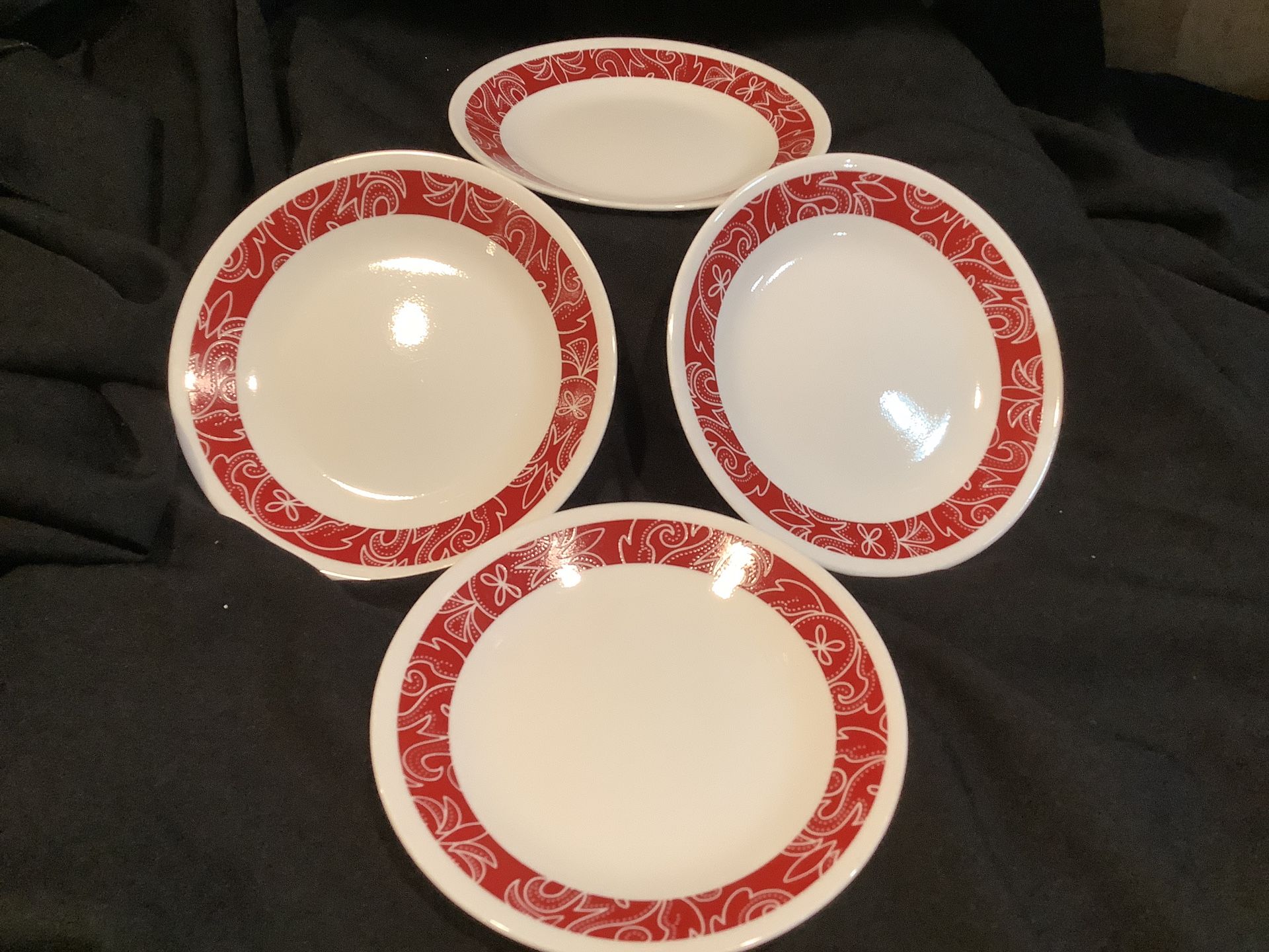 Corelle Corning Ware 1 Bandhani Dinner Plate Red & White Paisley Floral Band USA