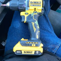 Dewalt Cordless Drill Driver With Battery And Charger
