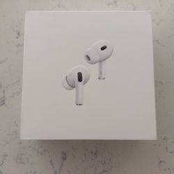 AirPods Pro (2nd Generation) With MagSafe Charging Case