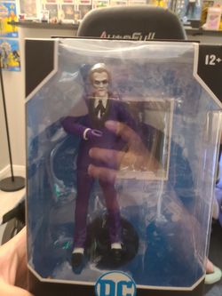 DC Multiverse The Joker: The Criminal  Batman: The Three Jokers 