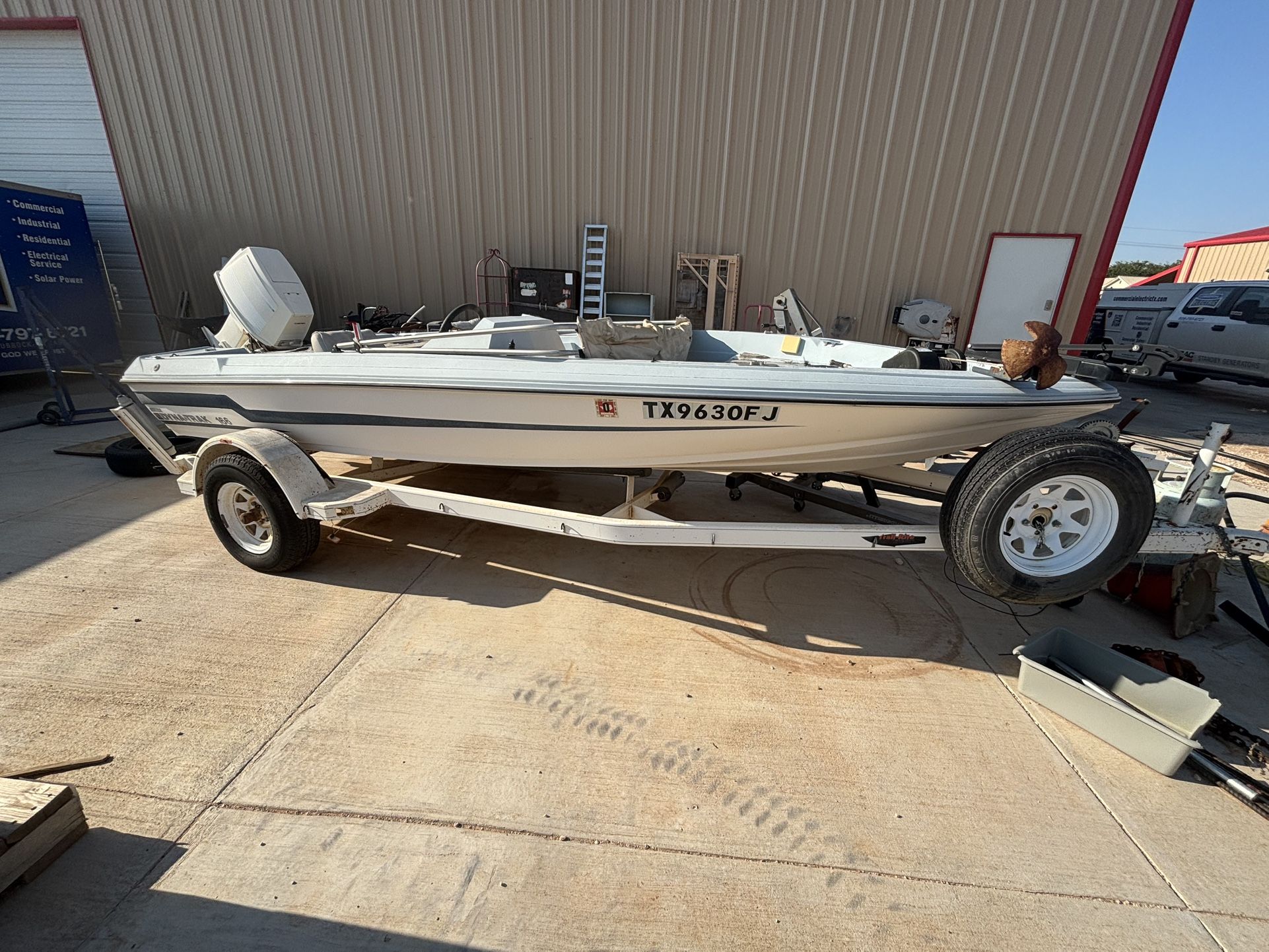 80s Dyna Trac 166 Fishing Boat