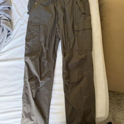 H&M Men’s Cargo Pants – Size Large – New with Tags