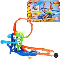 Hot Wheels Stunt Tracks™ Mid-Air Crash playset