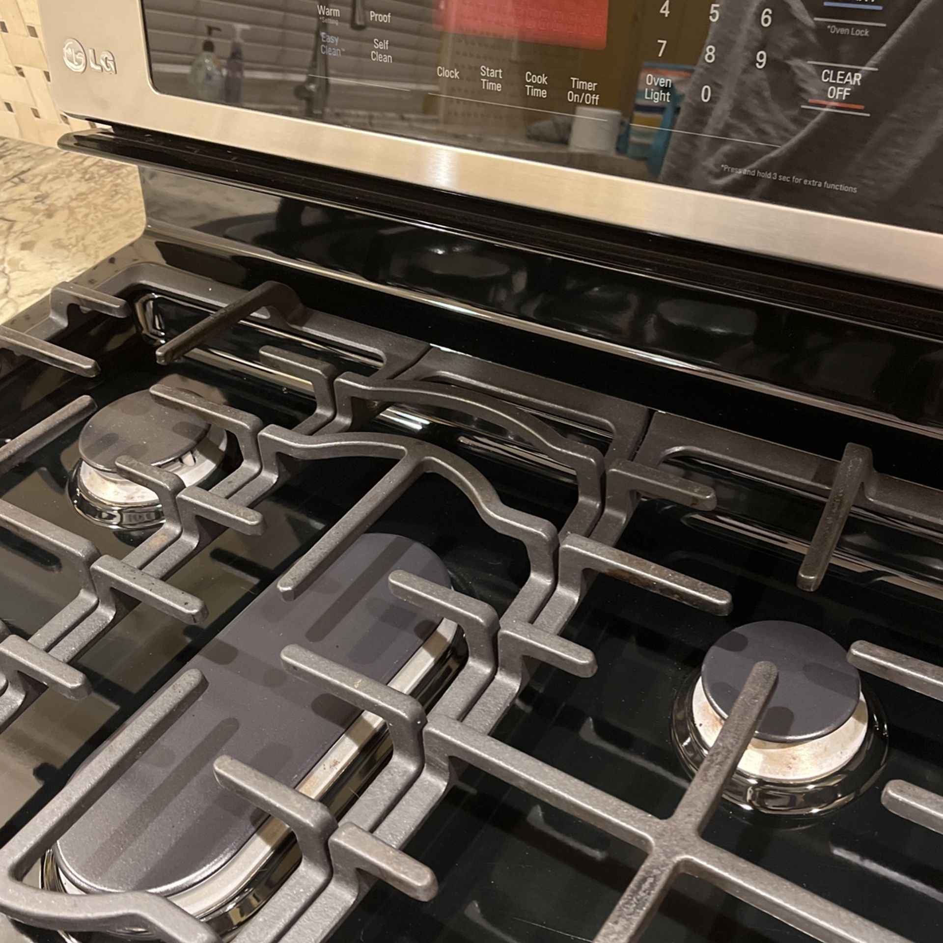 LG Easy Clean Oven for Sale in Burbank, CA OfferUp