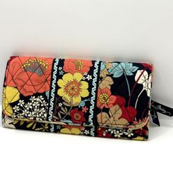 New/Unused Vera Bradley "Happy Snails" Wallet.   8" x 4" 