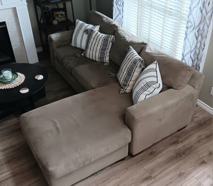 Sofa With Chaise Lounger