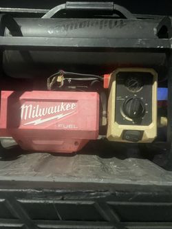 Milwaukee 18 fuel air compressor 2 gallon