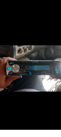 STEREO KENWOOD CD AUX USB BLUETOOTH  CAMBIA DE DIFERENTES COLORES GOOD CONDICIÓN ABLO ESPAÑOL