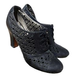 Sam Edelma | Laser-Cut Lattice Oxford Heels Size 6