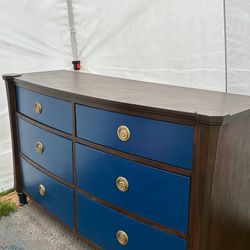 Big Dresser